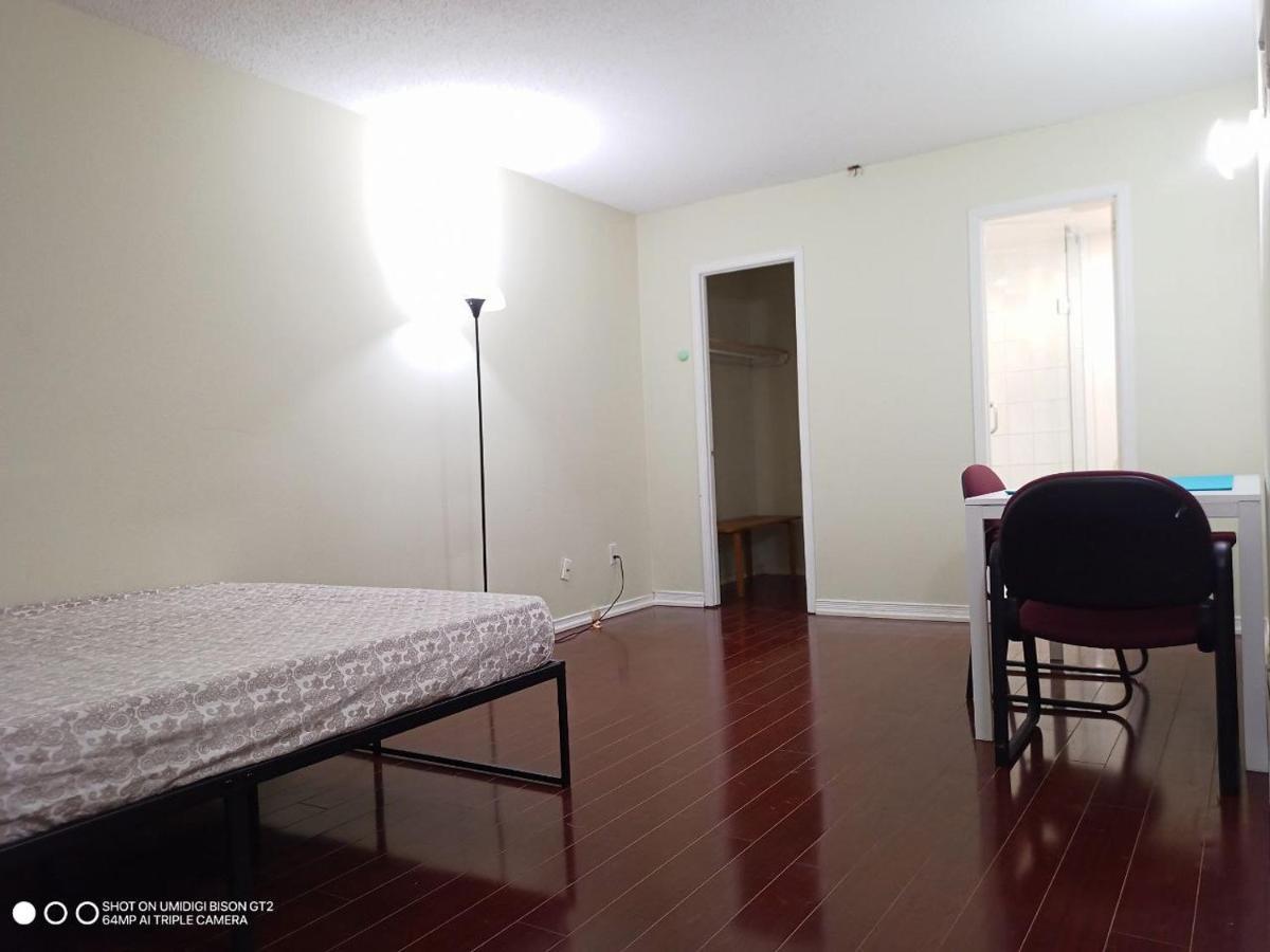 Stb-Double Bed With Private Washroom Toronto Dış mekan fotoğraf